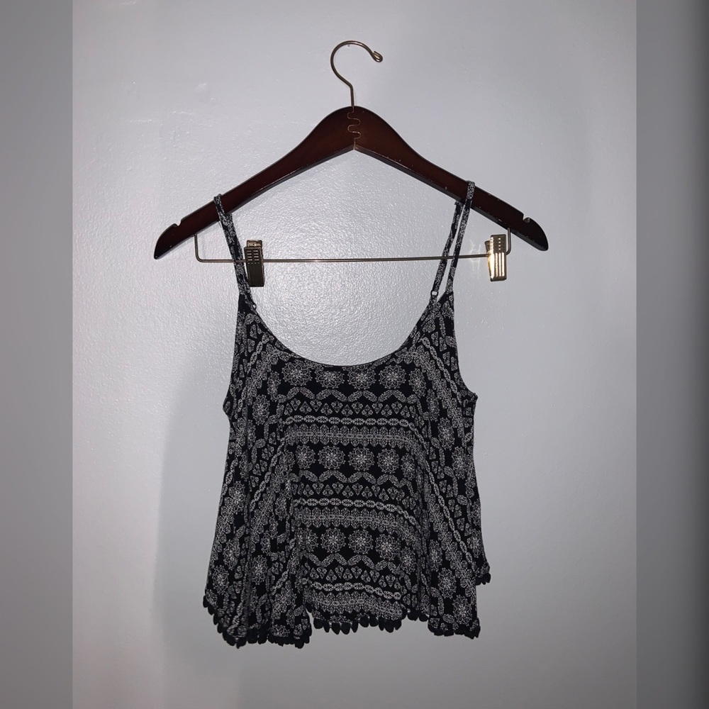 Black patterned crop